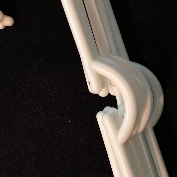 10 Delta Children's & Baby Clothing Hangers C Hooks in White - Picture 6 of 8